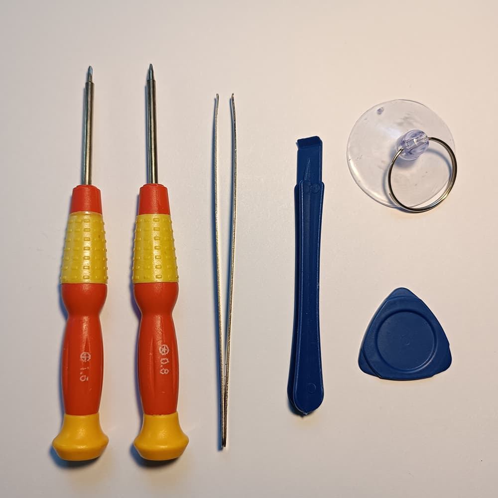 Инструмент для разборки Apple iPhone 4, Apple iPhone 4S, Apple iPhone 5, Apple iPhone 5C, Apple iPhone 5S, Apple iPhone 6, Apple iPhone 6 Plus; планшетов Apple iPad 2, iPad 3, iPad 4, iPad 5 Air, iPad Mini, iPad Mini 2 Retina, 6 инструментов - 2 отвертки (крестик 1.0 мм и пятигранная звезда Pentalobe 0.8 мм), медиатор, лопатка, присоска, пинцет